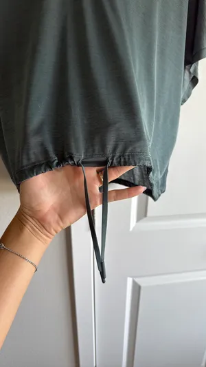 Lululemon top thumbnail 3