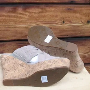 NWB UGG Tan Wedge Sandal thumbnail 7