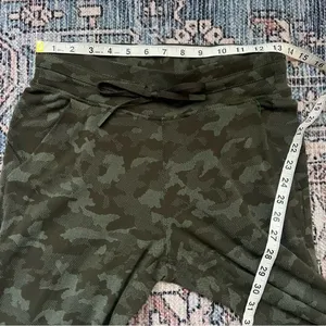 Lululemon Ready to Rulu Jogger 29" Heritage Camo Dark Olive Green Twill Size 6 thumbnail 12