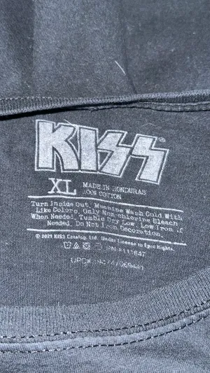 Kiss T-Shirt Walmart thumbnail 3
