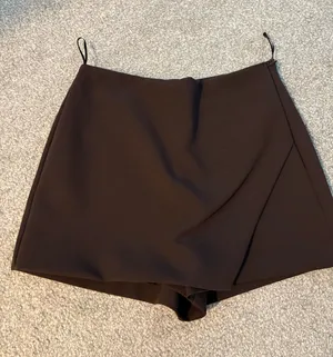 Zara skort  thumbnail 1