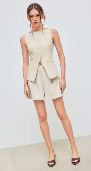 NWOT Cider Woven Mid Rise Solid Pocket Shorts Beige | TAGS CUT OUT SEE NOTES thumbnail 2