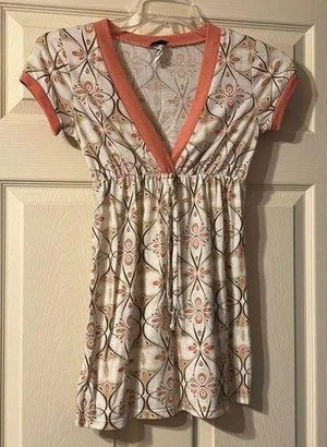 Vanity Collection Floral Babydoll Style Blouse Small thumbnail 1