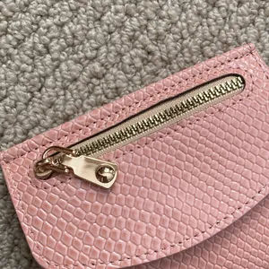 Compact Pink Textured Faux Snake Skin Women's Wallet Gold Zipper thumbnail 6