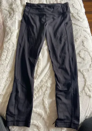 Lululemon capri size 2 thumbnail 1
