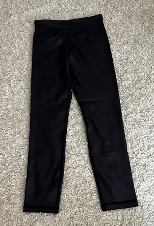 Zyia Active Faux Leather 7/8 Leggings Size 6/8 thumbnail 4