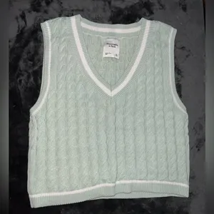 Abercrombie Cable V-Neck Sweater Vest Size XL thumbnail 6