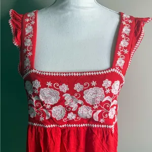 Savannah Jane red embroidered sleeveless top M thumbnail 3