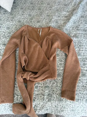 Anthropologie sweater thumbnail 3