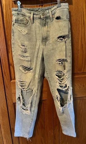 H&M Mom Jeans thumbnail 1