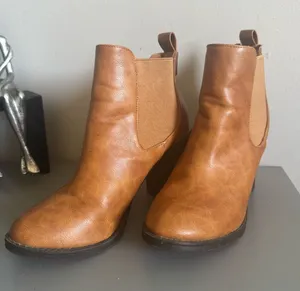 Women’s Chelsea Ankle Booties in Cognac Tan Leather thumbnail 1