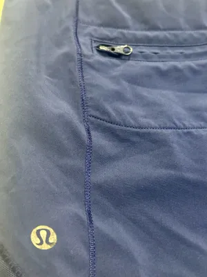 Lululemon navy blue running shorts Sz 8 thumbnail 5