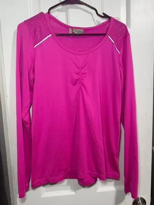 Athleta Hot Pink Long Sleeve Running Shirt Laser Cut Back Size Large. thumbnail 1