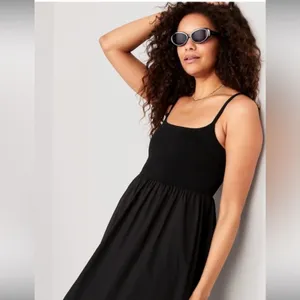 Old Navy Black Smocked Bodice Midi Dress Small Spaghetti Strap Flowy Boho thumbnail 2