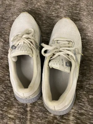 Brooks Glycerin 18 Gray womens size 8.5 thumbnail 5