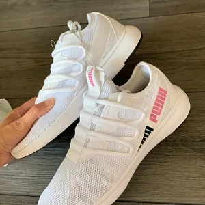 Puma sneakers thumbnail 1