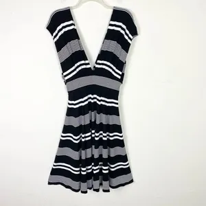 WHBM Genius Convertible Black & White Striped Sleeveless Midi Dress Size 4 thumbnail 3