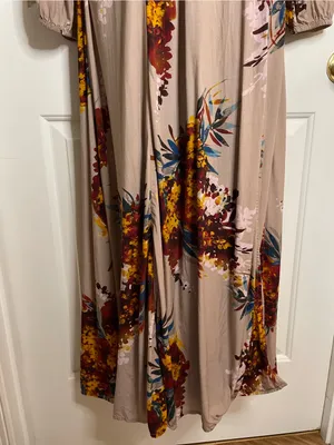 The Odells Floral Maxi Wrap Dress in Taupe with Pink & Mustard Accents Size M thumbnail 4