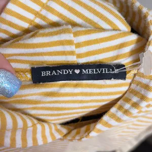 ✨Brandy Melville Striped Cropped Rita Yellow & White One-Size Hoodie✨ thumbnail 6