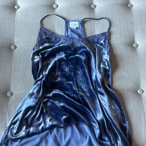 Cami NYC The Racer Lace Trimmed Velvet Tank Top in Lavender Size Large thumbnail 3