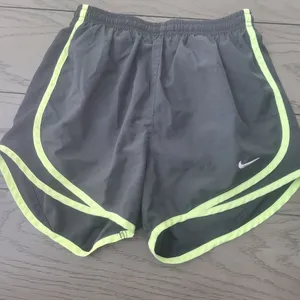 Nike Tempo. Women's Brief-Lined Running Shorts. size xs thumbnail 1