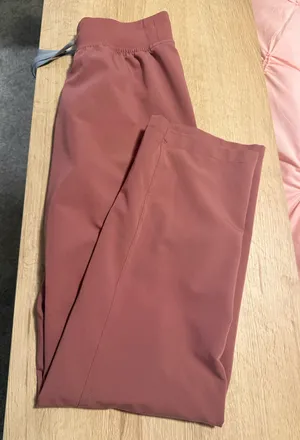 FIGS Scrub Pants High-Waisted Livingston Basic Mauve thumbnail 1