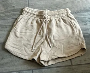 H&M shorts thumbnail 1