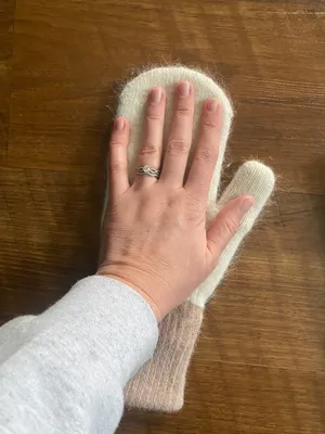 Mittens thumbnail 2