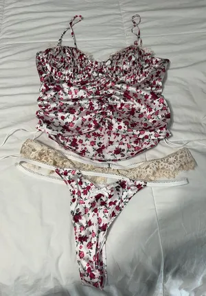 Victoria's Secret Lace thumbnail 1