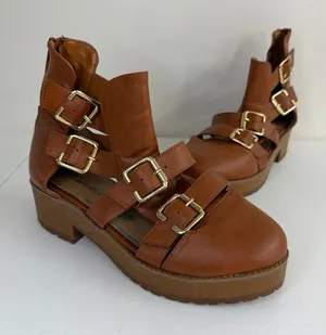 Breckelle's brown gold buckle strappy chunky heel‎ zip ankle boots sandals 8 thumbnail 1
