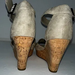 Marc Fisher‎ tan wedge sandals size 7 thumbnail 5