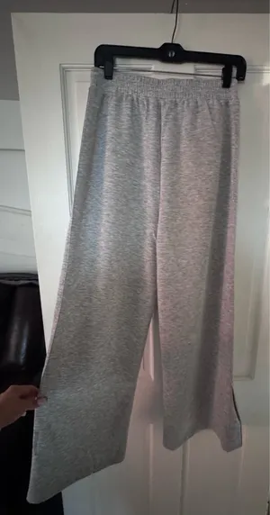 89th + Madison Heather Light Grey Wide Leg Lounge Sweatpants Medium thumbnail 9