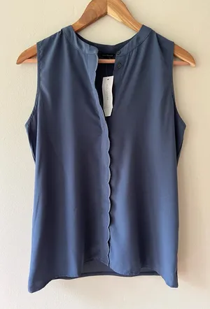 Ann Taylor Sz S Blue Scallopped Button Trim Tank Top Blouse thumbnail 1