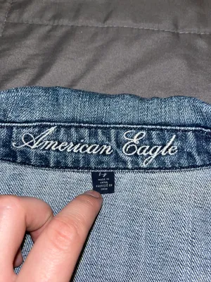 American Eagle Cropped Denim Jacket thumbnail 2