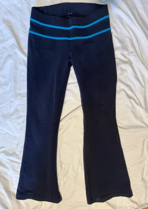 Lululemon Navy Groove Pant w/ 28” inseam- EUC thumbnail 1