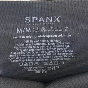 Spanx Look‎ at Me Now Cropped Leggings Black Camo 20099R Womens Medium NWT thumbnail 2