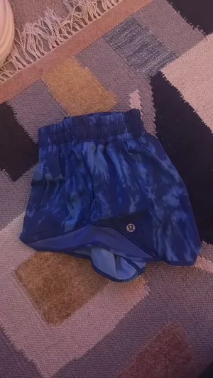 Lululemon Shorts Hotty Hot 2.5" thumbnail 4