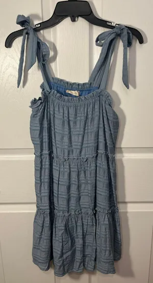 Dress thumbnail 1