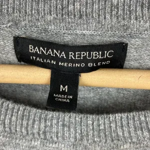 Banana Republic Merino Wool Blend Gray Long Sleeve Crew Neck Sweater M thumbnail 4