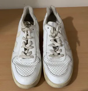VEJA Sneakers thumbnail 2