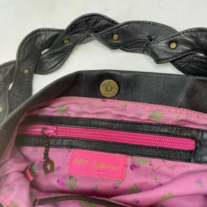 Betsy Johnson Vintage‎ Black Vegan Leather Western Horseshoe Shoulder Bag thumbnail 11