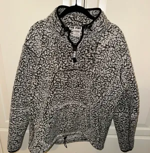 PINK Victoria’s Secret Fleece Pullover thumbnail 1