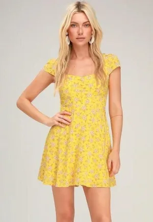 NWOT lulus yellow floral dress size large thumbnail 1