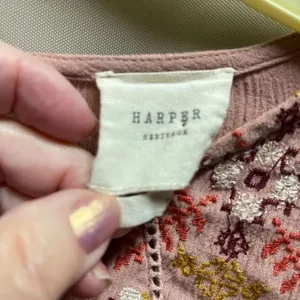 Harper Heritage size XL embroidered crinkled pleated top. thumbnail 5