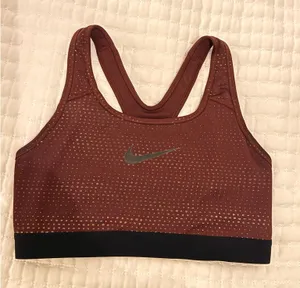 Nike sports bra thumbnail 1