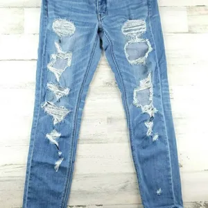 American Eagle Tomgirl Distressed Jeans Womens 4 Regular Light Wash Tapered thumbnail 2