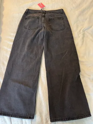 Edikted Petite Raelynn Washed Low Rise Jeans thumbnail 3