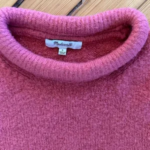 Madewell Fulton Pullover Sweater in Vintage Dahlia Size S thumbnail 5
