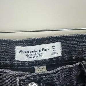 Abercrombie & Fitch | Gray The 90’s Straight Ultra High Rise with Slit Jeans 4R thumbnail 3