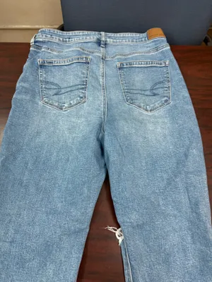 American Eagle Strigid Distressed Mom Jeans Size 10 Short thumbnail 4